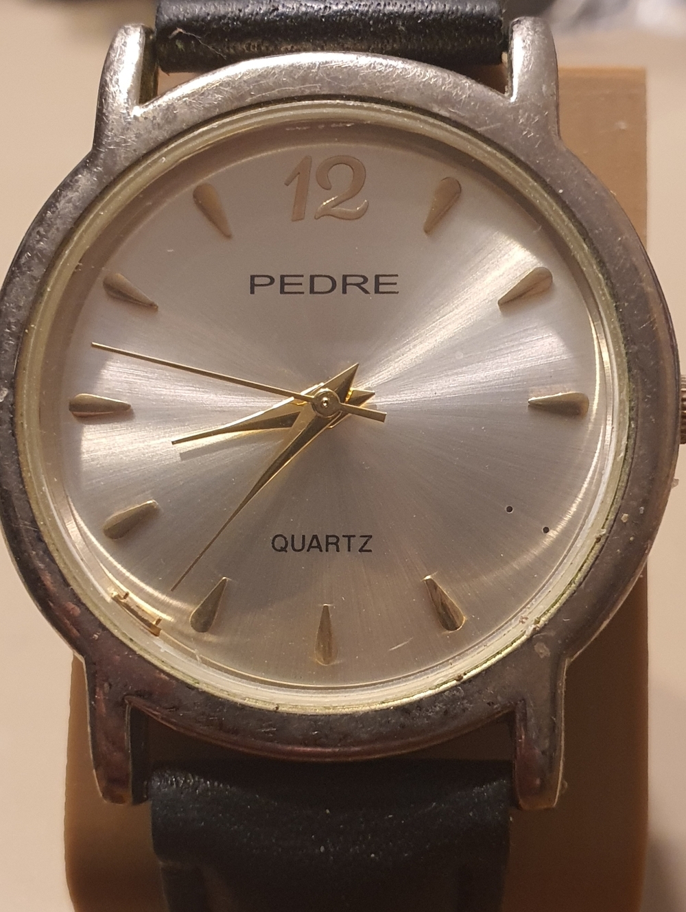10/$20 Pedre Quartz Goldtone Leather Men's Watch